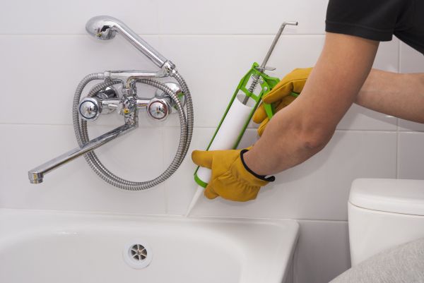 Bathtub Caulking Service