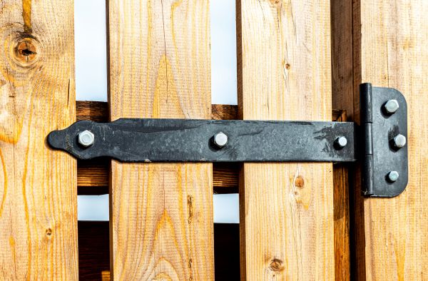 Gate Hinge Repair in Statesville